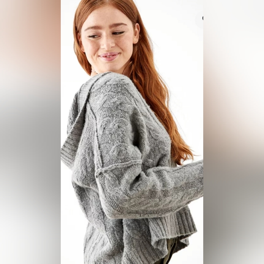 American Eagle Outfitters Cable V-Neck Sweater Hoodie